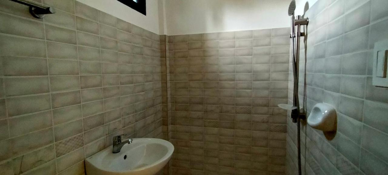 Havenly Guesthouse And Body Massage Spa Моалбоал Екстериор снимка